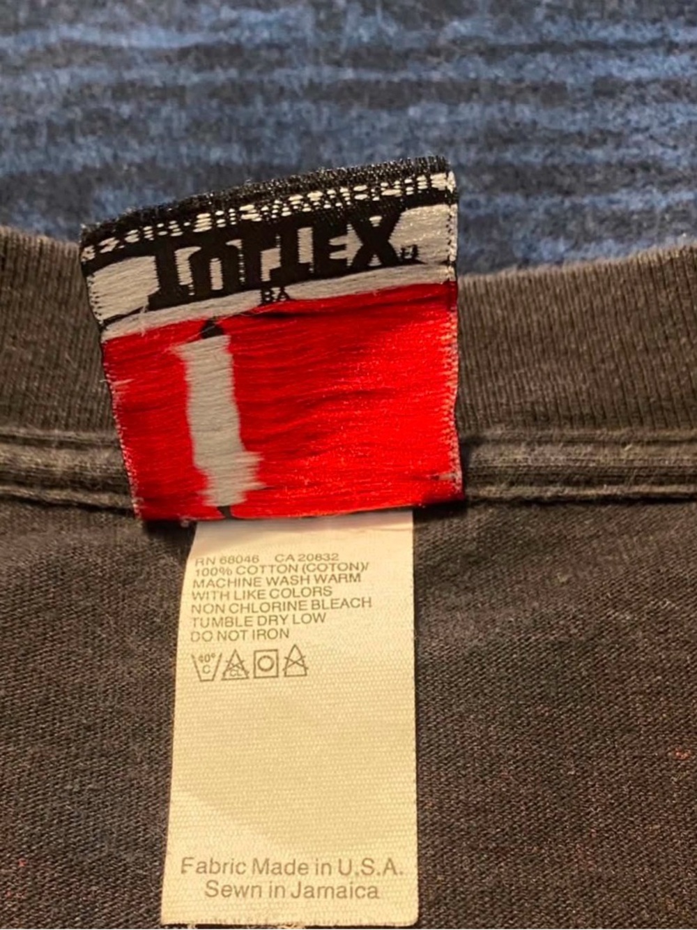 Giant by Tultex 1993 Heart Shaped Box shirt